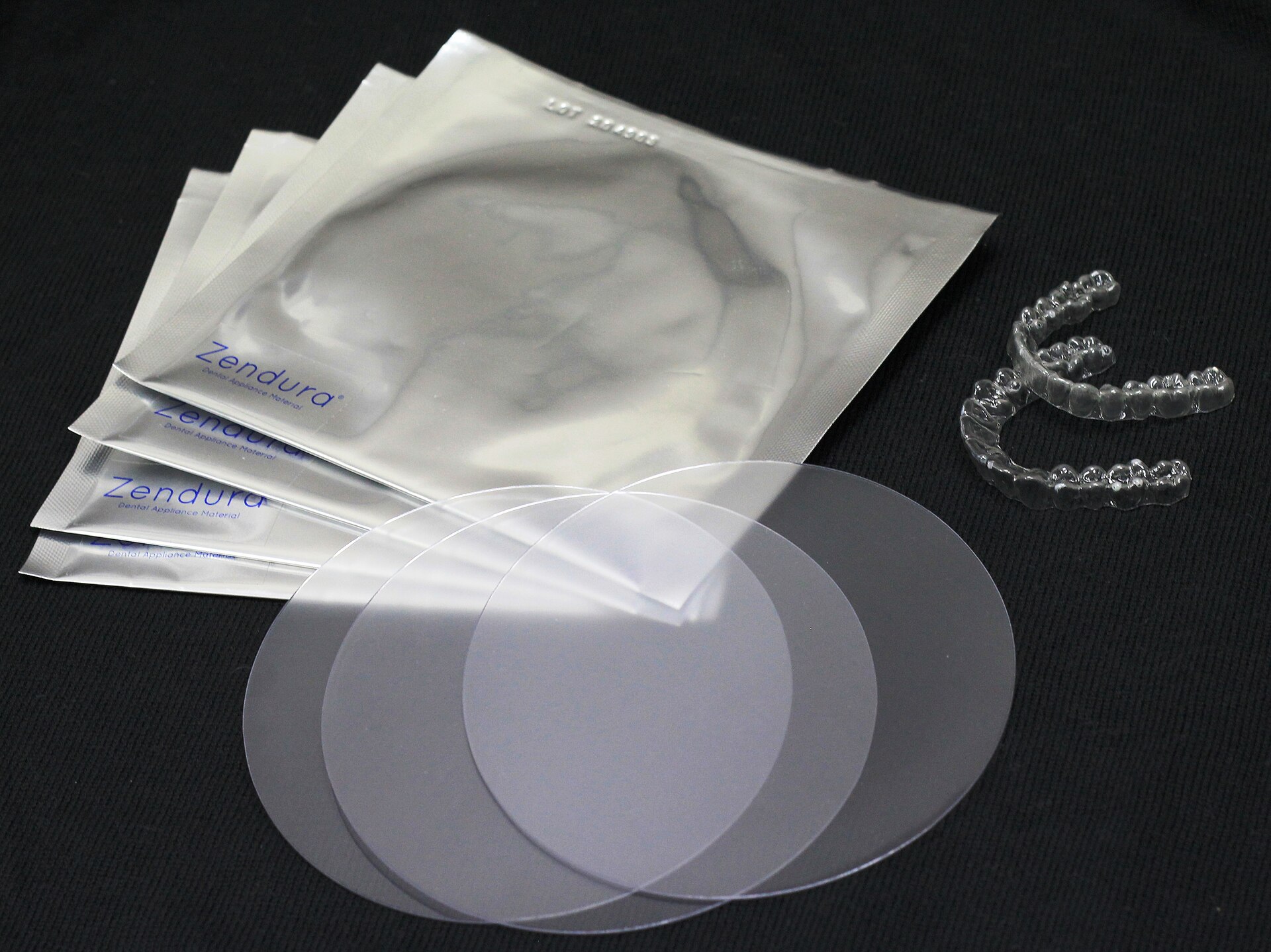 Invisible aligner studio render