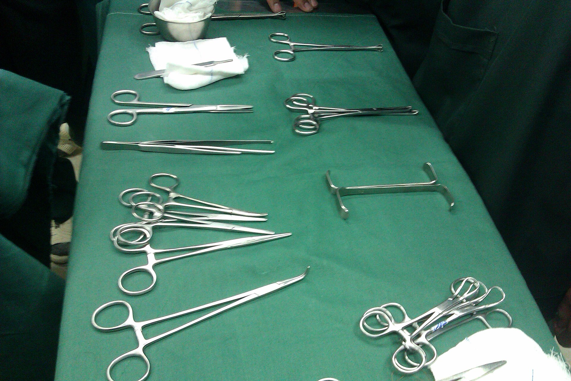 Sterile surgical instrument tray