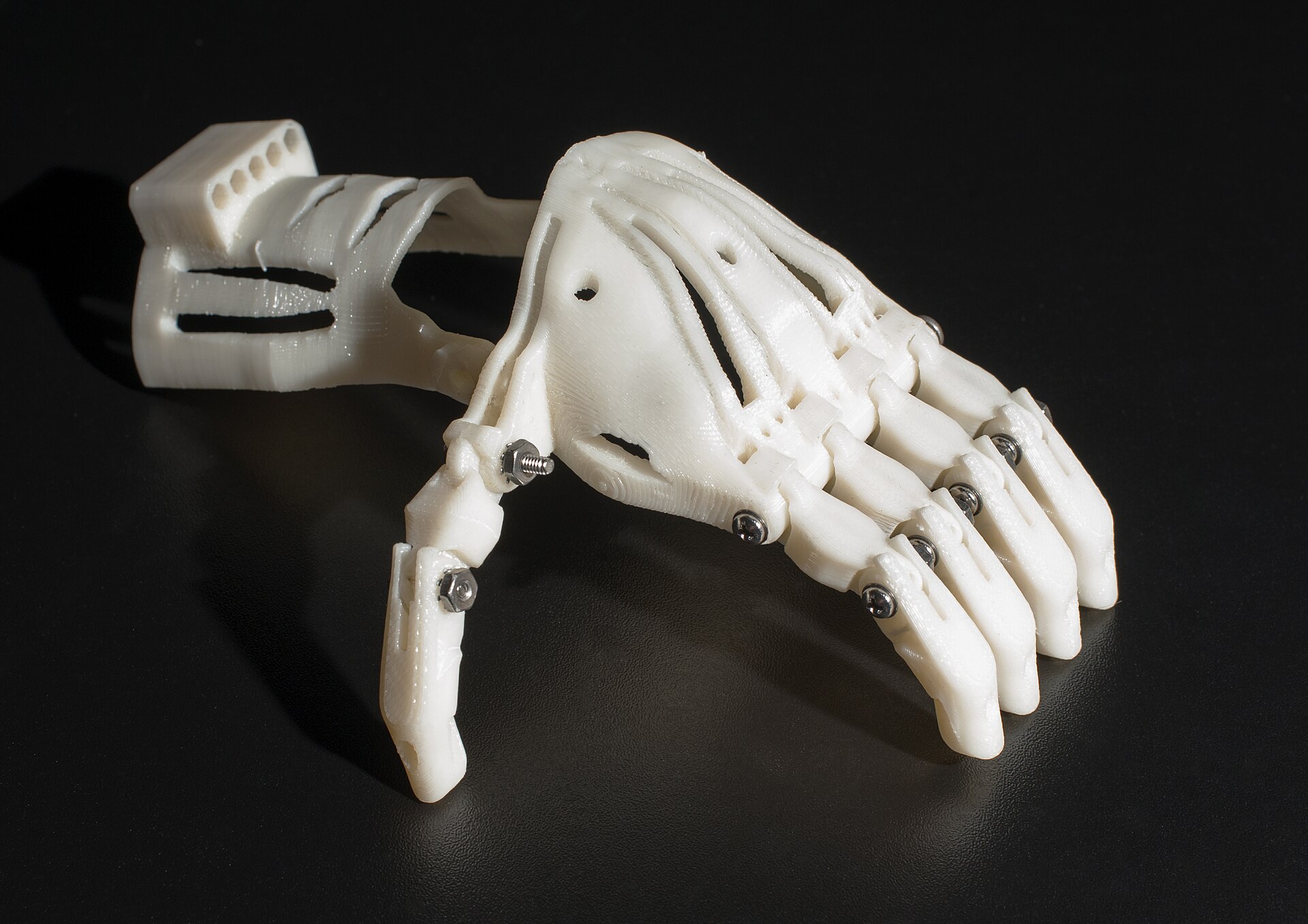 Silicon prosthetic hand